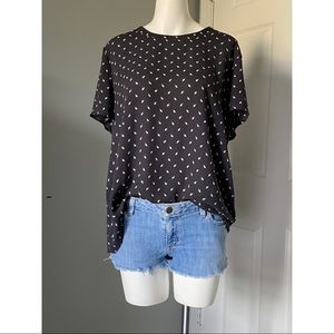 LOFT Gray leaf print short sleeve top